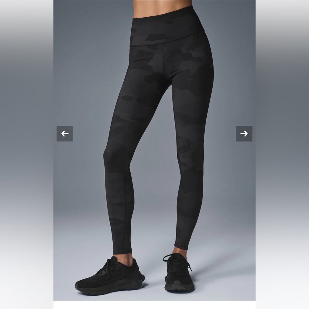 ALO Yoga Camo Black High-Waist Camo Vapor Legging